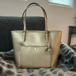 Micheal Kors gold tote bag,